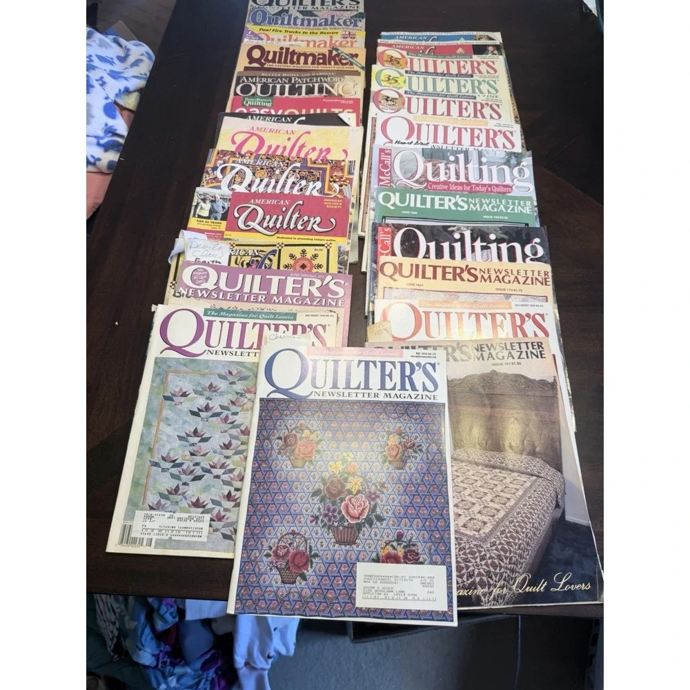 Lot of 26 Quilting Magazines Quiltmakee Quilters Newsletter 1984-2009